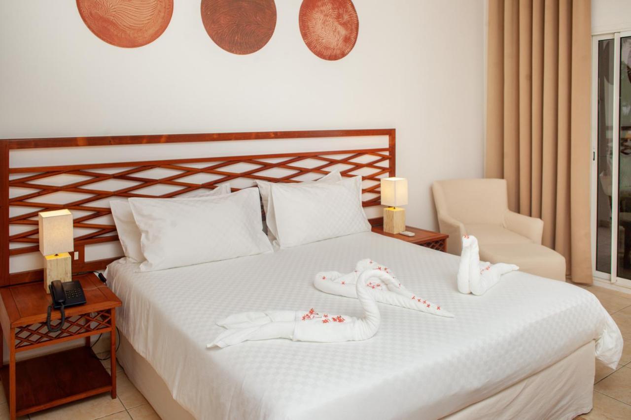 Royal Beach Hotel Амбатолоака Экстерьер фото