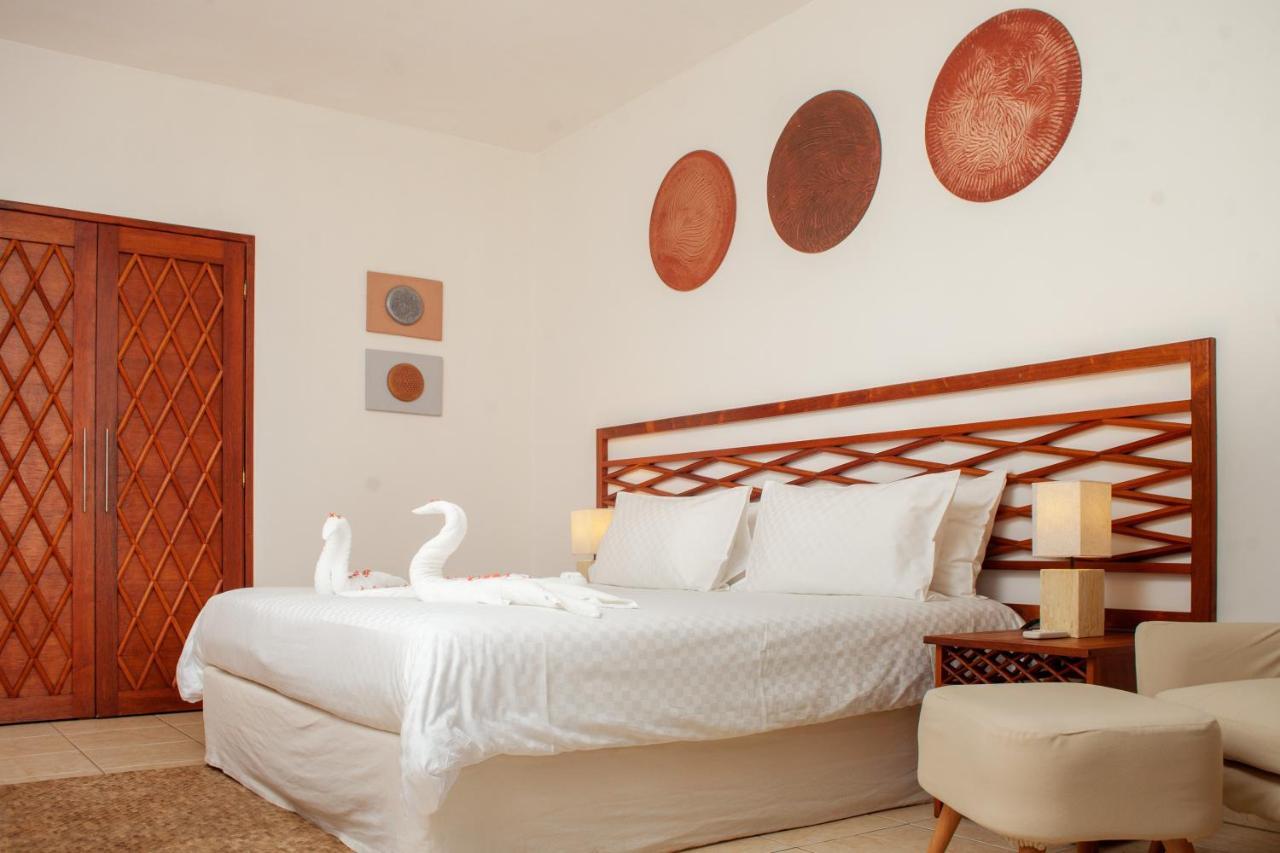 Royal Beach Hotel Амбатолоака Экстерьер фото