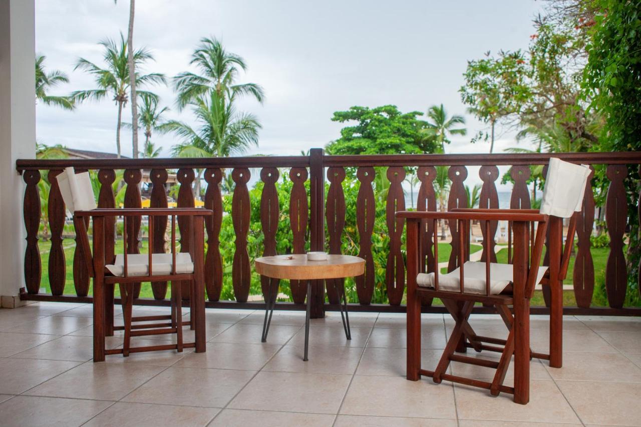 Royal Beach Hotel Амбатолоака Экстерьер фото
